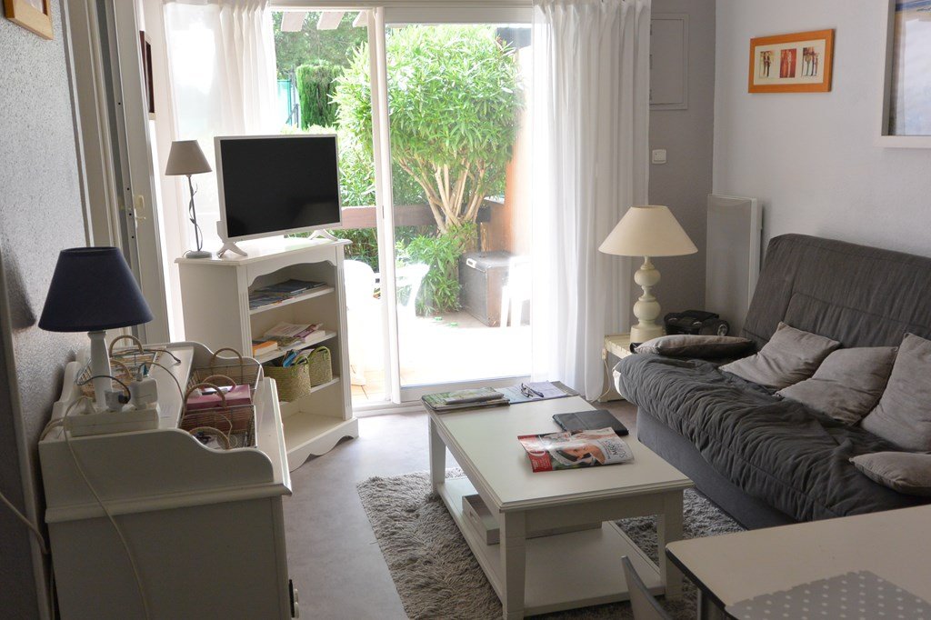Tennis Village  (  )